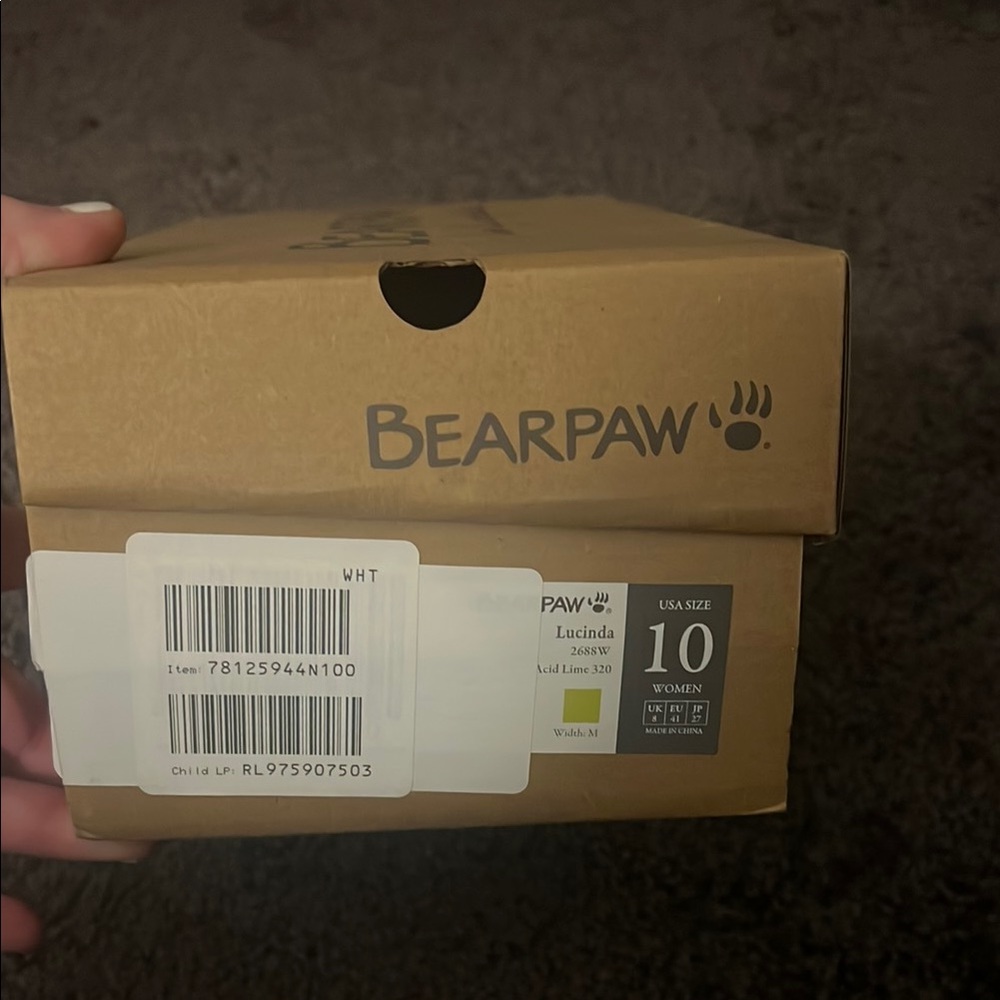 Priced to sell fast!!! 
Bearpaw Women's Lucinda slip on shoes - Size 10 - Picture 5 of 5